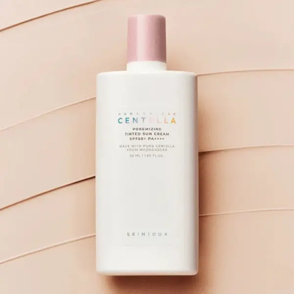 SKIN1004 واقي شمس بلمسة مخملية ومُصغِّر للمسام بخلاصة سنتيلا مدغشقر – 50 مل- image 1